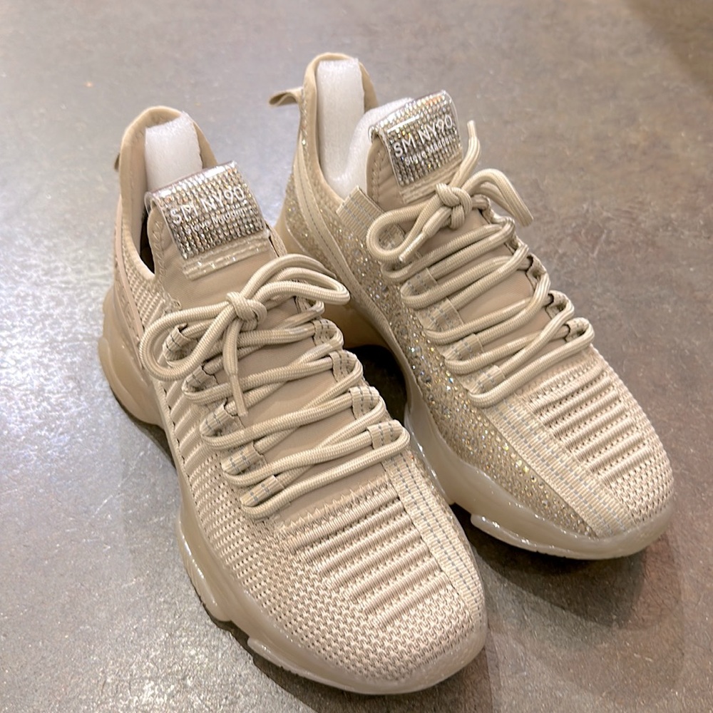 STEVE MADDEN MAXIMA “BLUSH MULTI” SNEAKER. BRAND NEW. SIZE 7.5